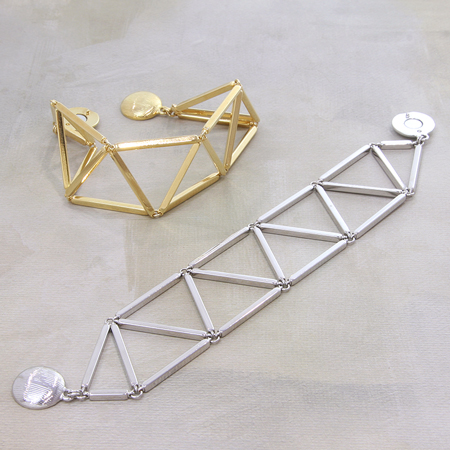 �g���C�A���O���u���X���b�g