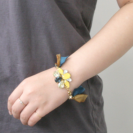 ���{���r�W���[�u���X���b�g�O���[